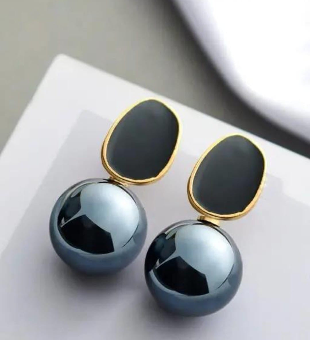 Black pearl drop earrings