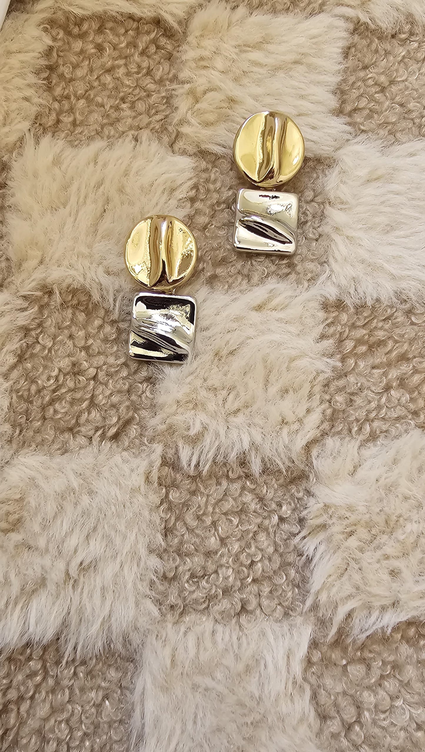 CHIC GOLD SILVER DROP EARRINGS