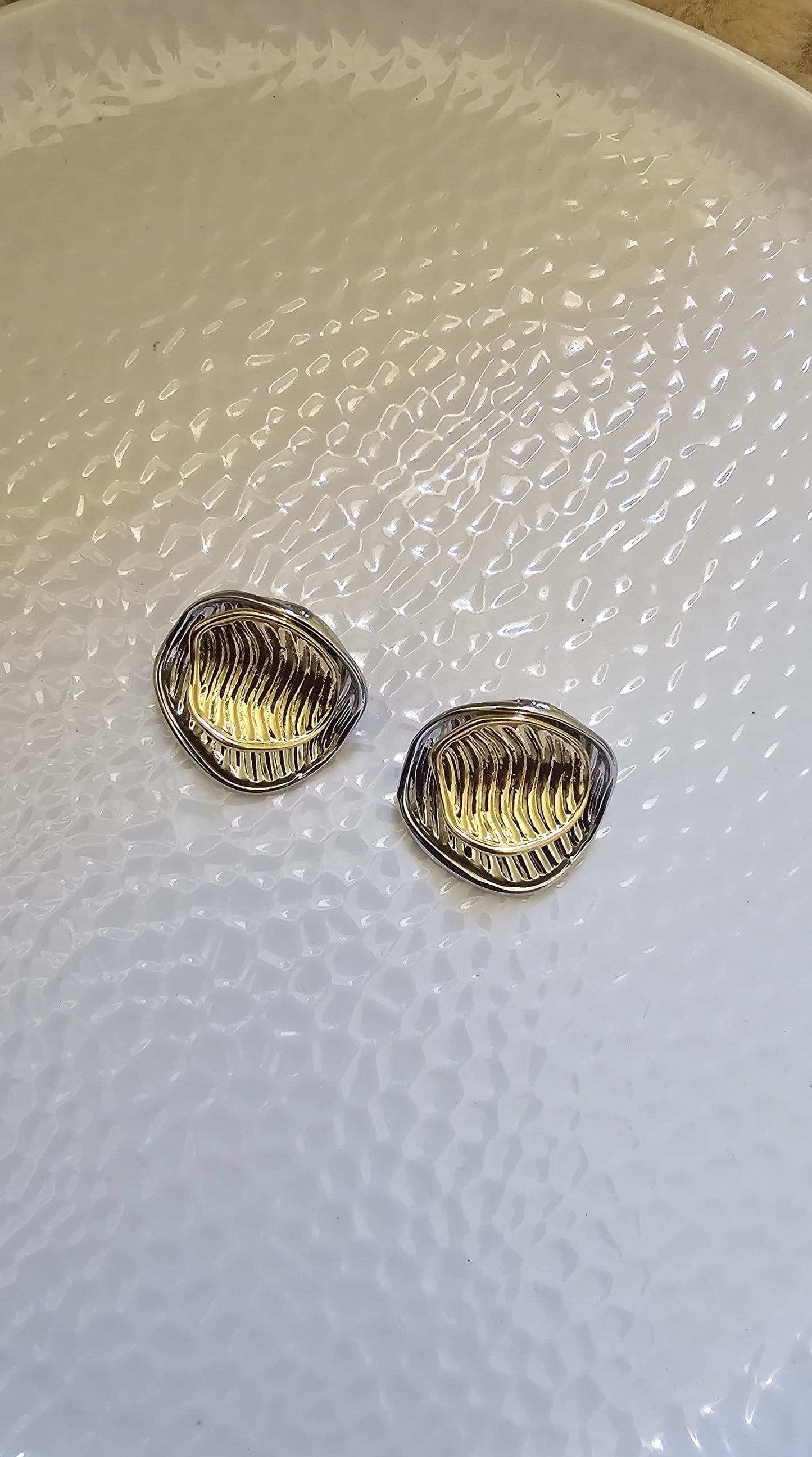 CHUNKY GOLD SILVER STUD EARRING