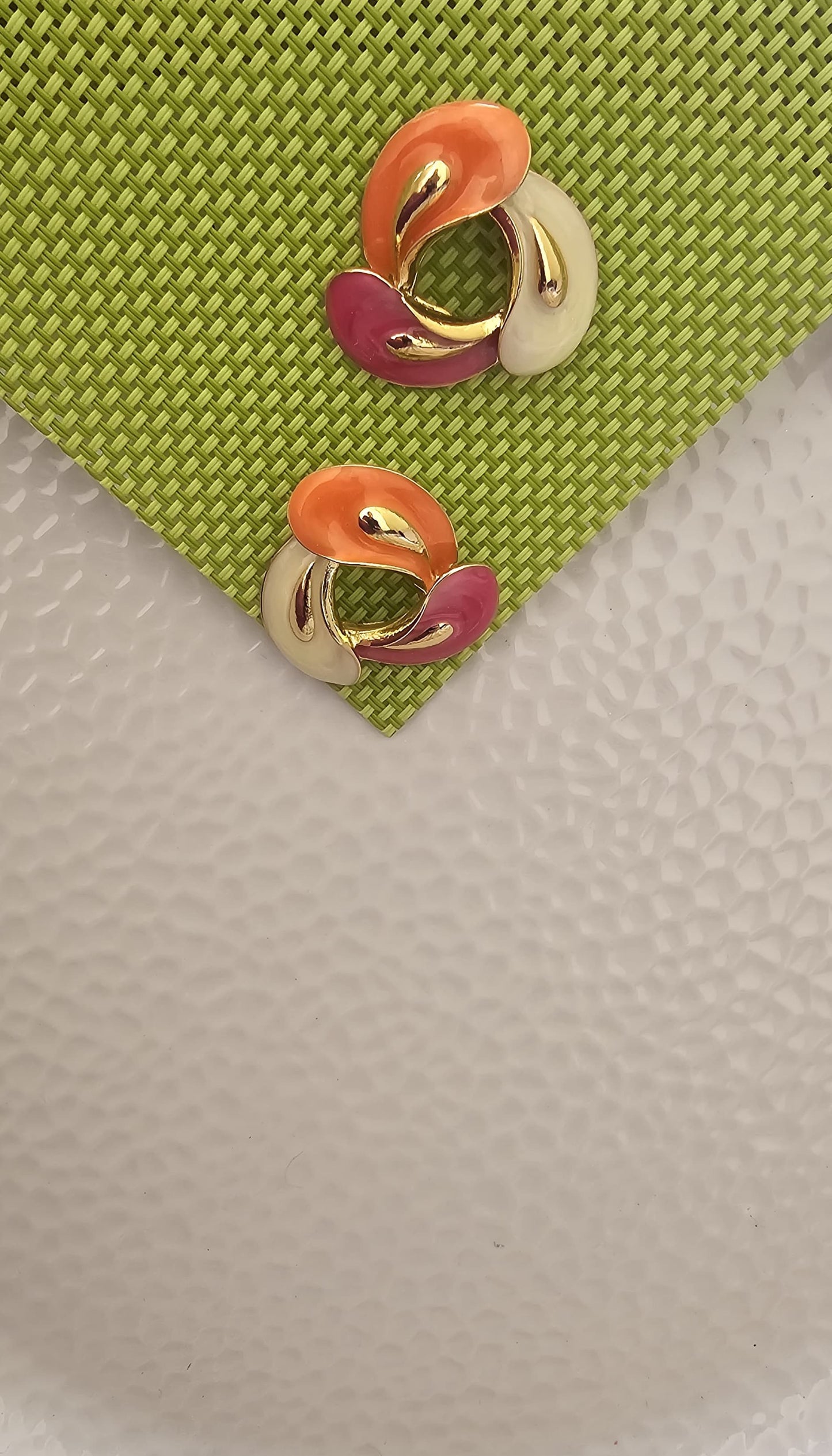 COLOURFUL STUD EARRINGS