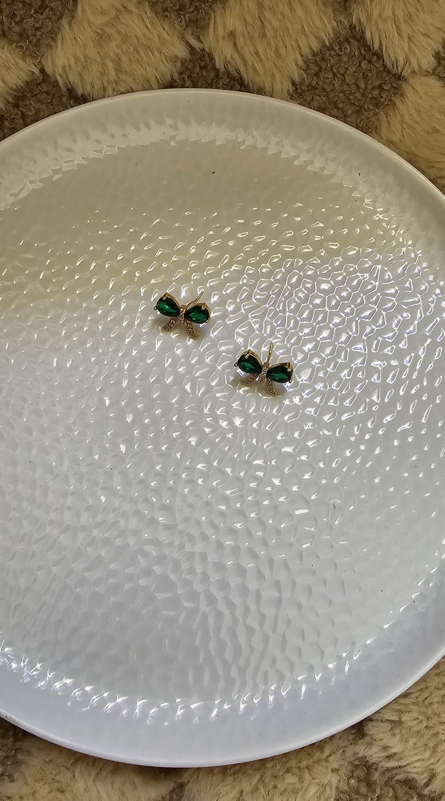 GREEN PRECIOUS STONE EARRINGS