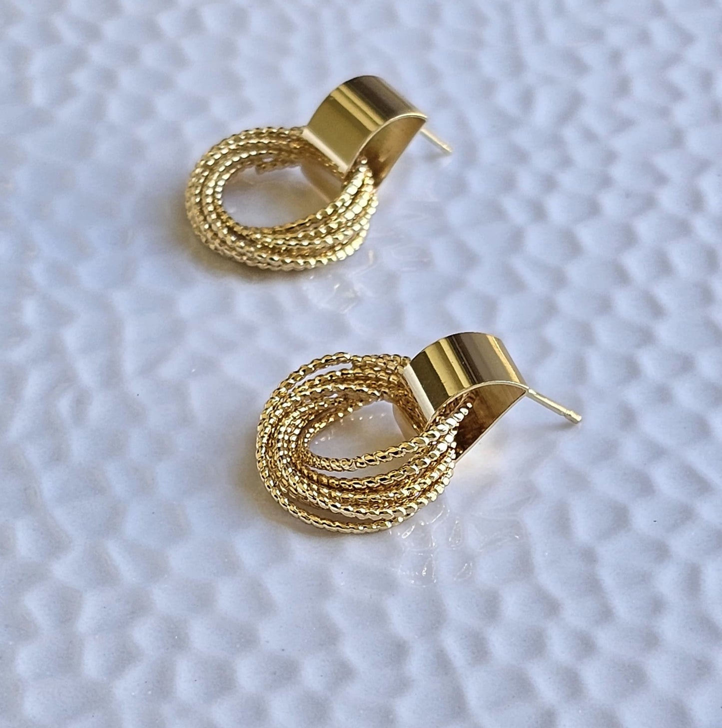 STATEMENT CHIC EARRINGS