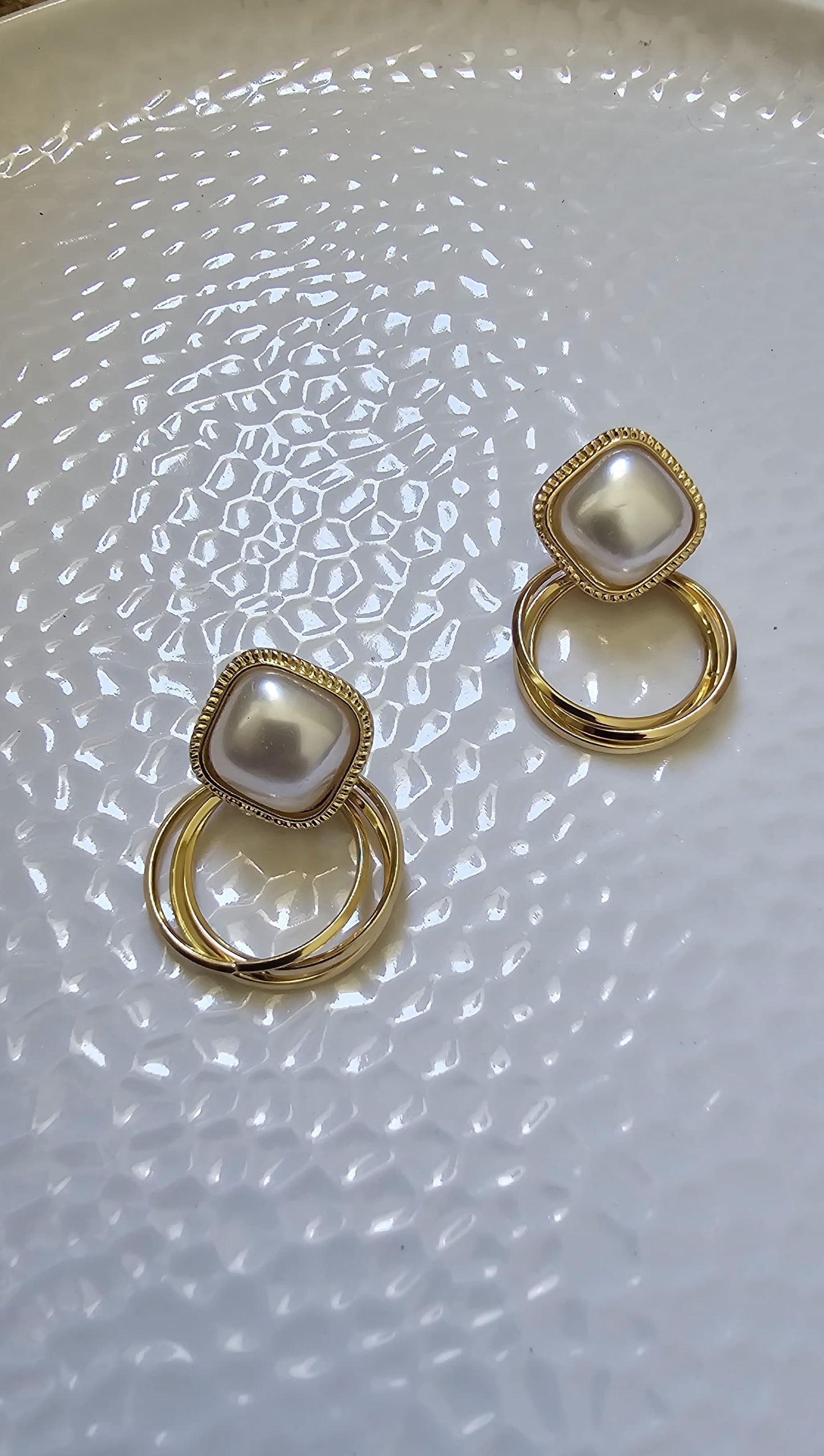 PEARL ROUND DROP EARRINGS