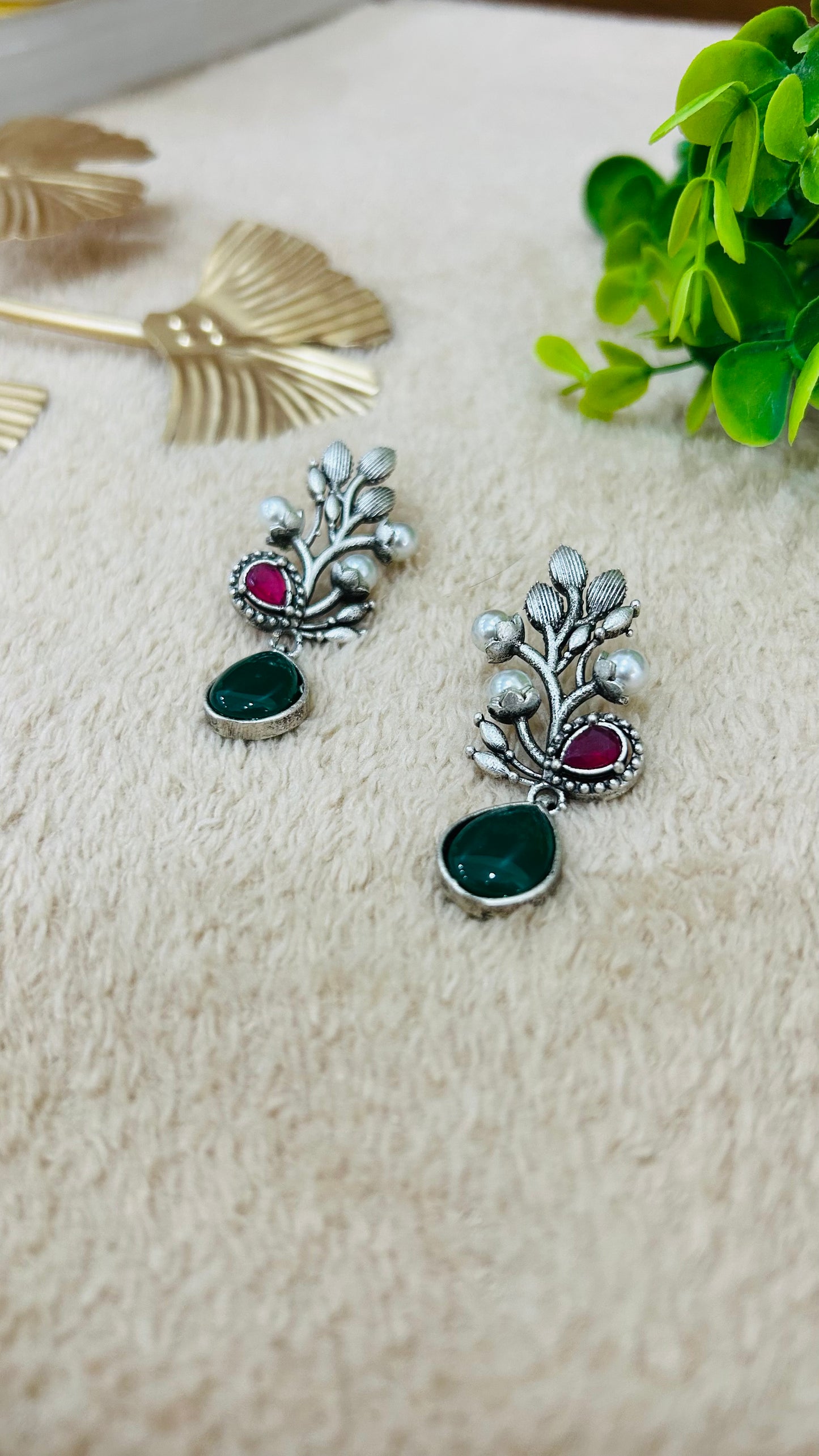 PREET GREEN DANGLER