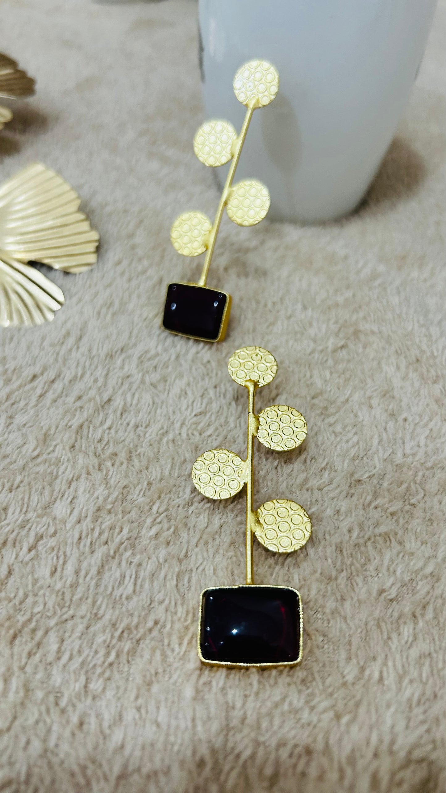 NAVYA STUD EARRINGS