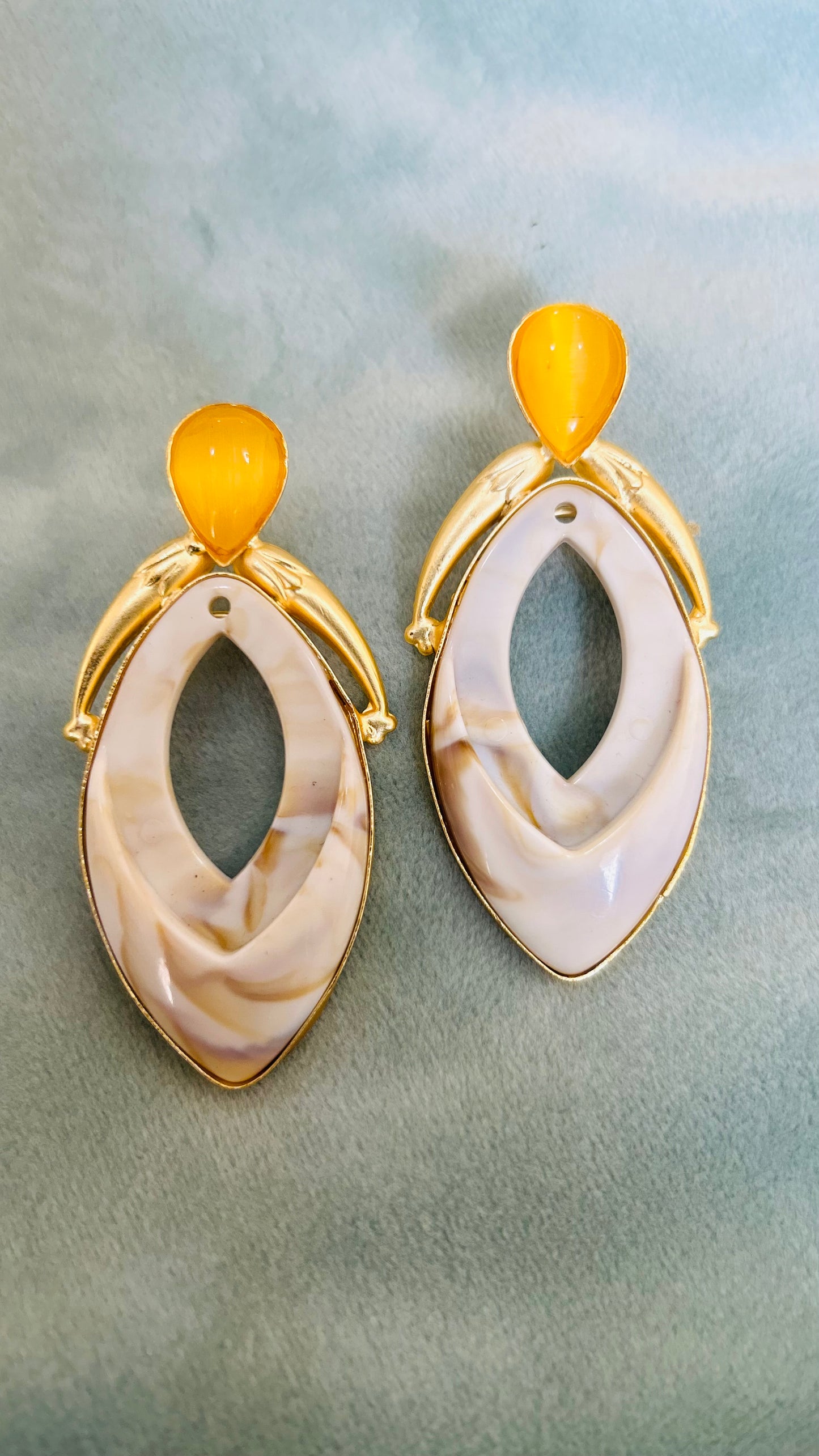 SHWET DROP EARRINGS