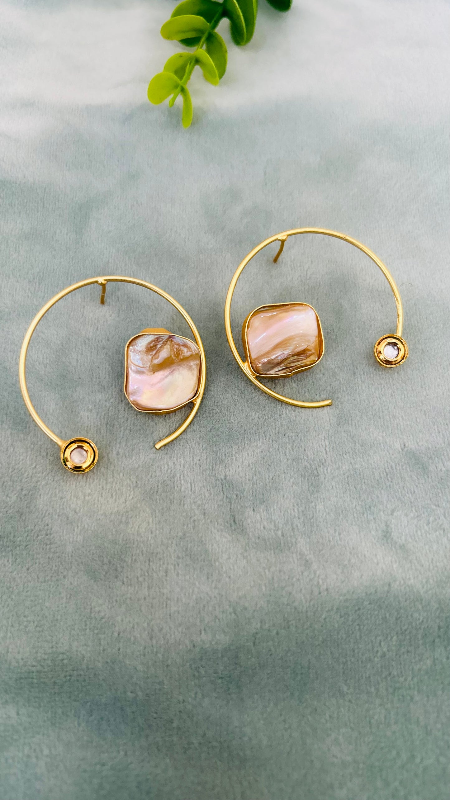 NAVYA STUD EARRINGS