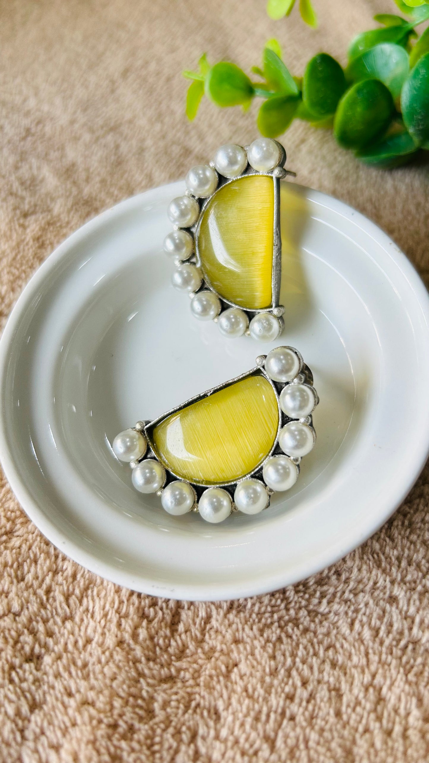 Zoya stud earrings