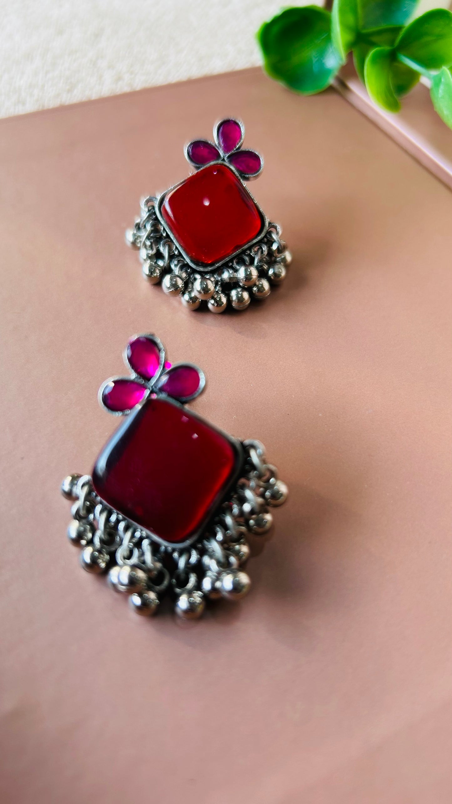 AMNA STUD EARRINGS
