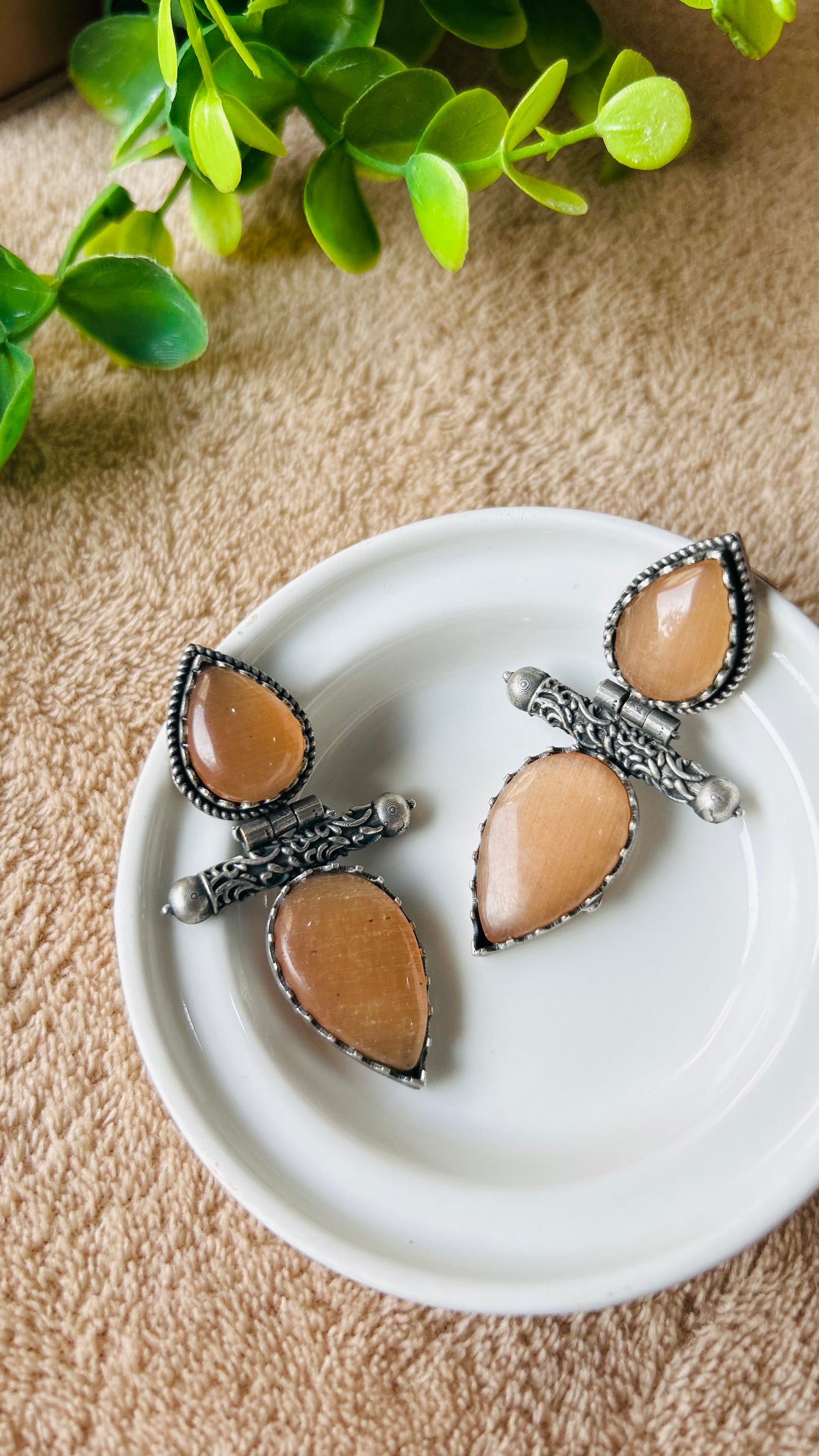 SURUCHI DANGLER EARRINGS