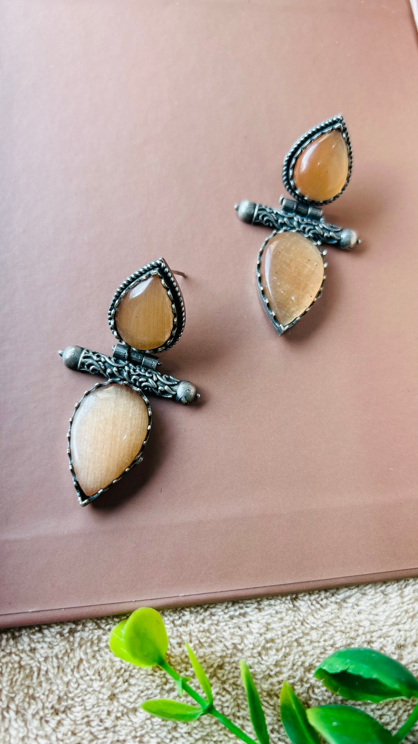 SURUCHI DANGLER EARRINGS