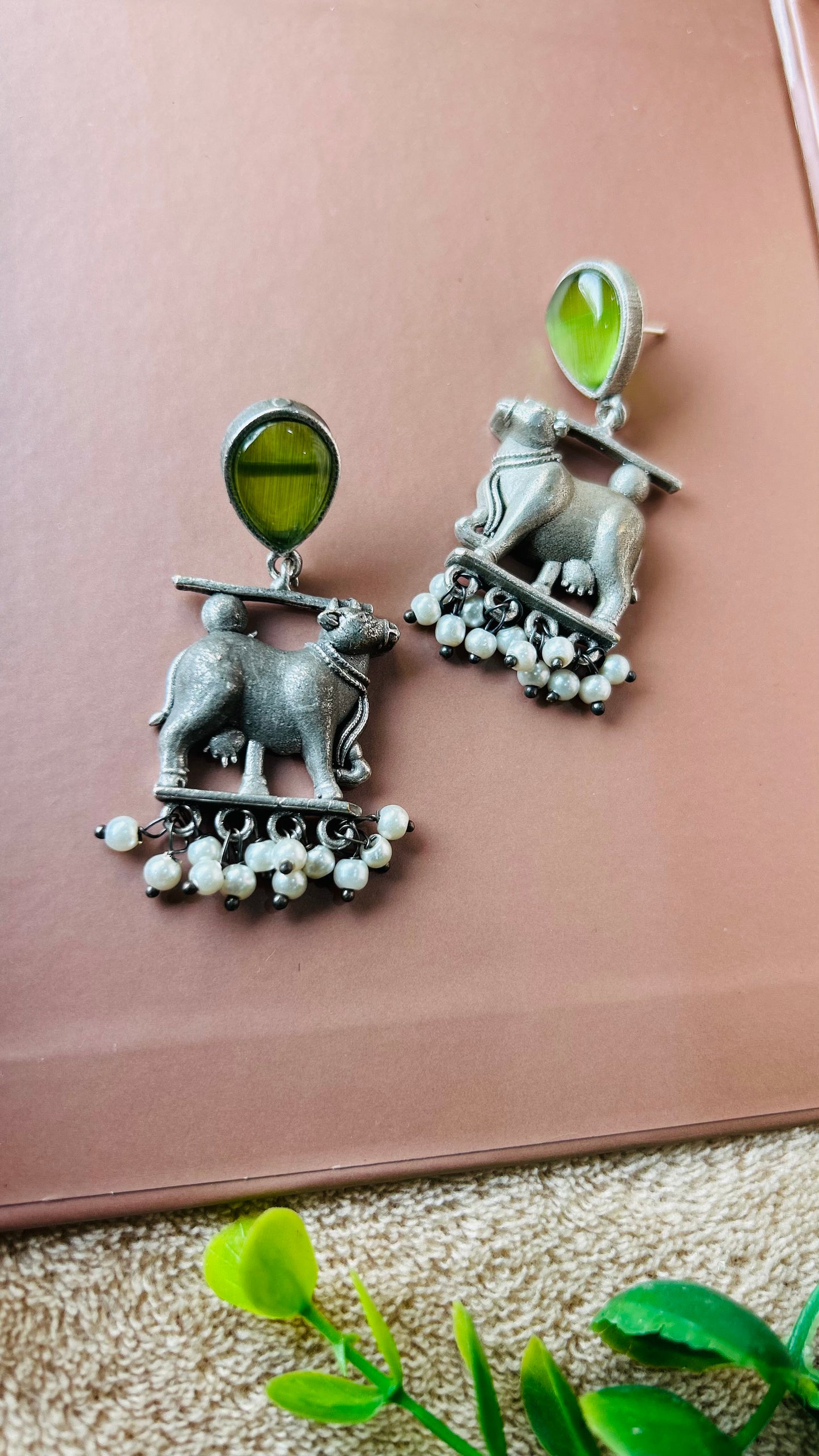 ARUNYA DANGLER EARRINGS