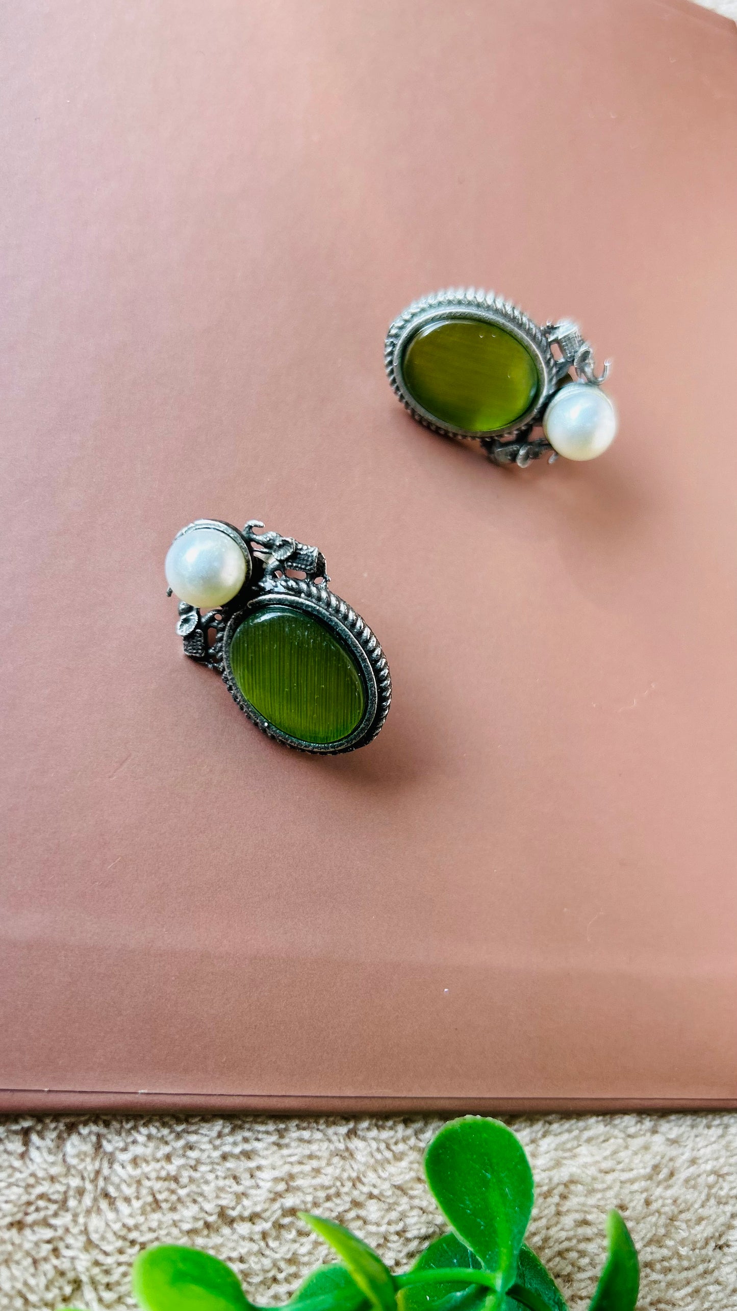 SHRUTI STUD EARRINGS