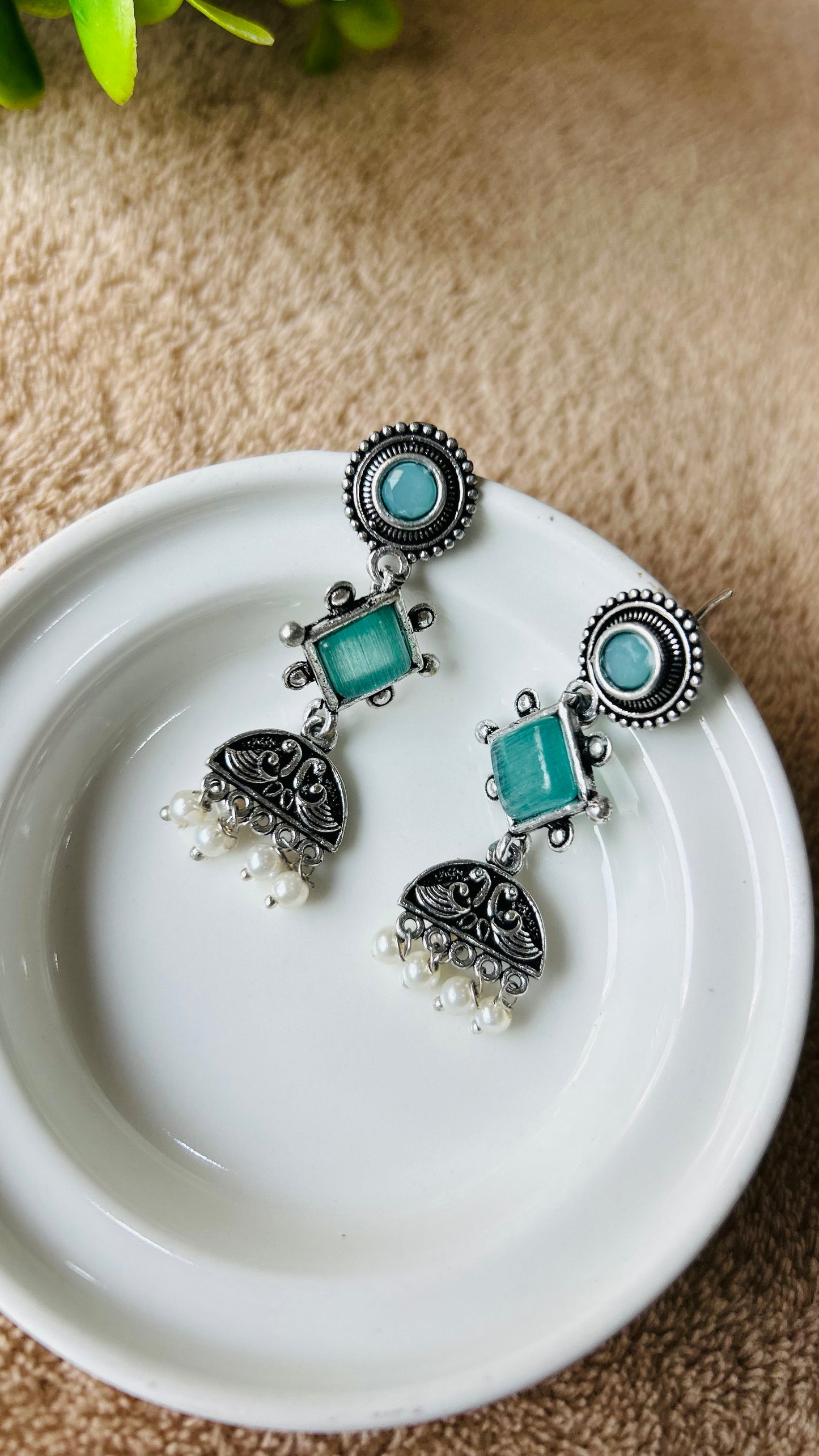 SUMANA DANGLER EARRINGS