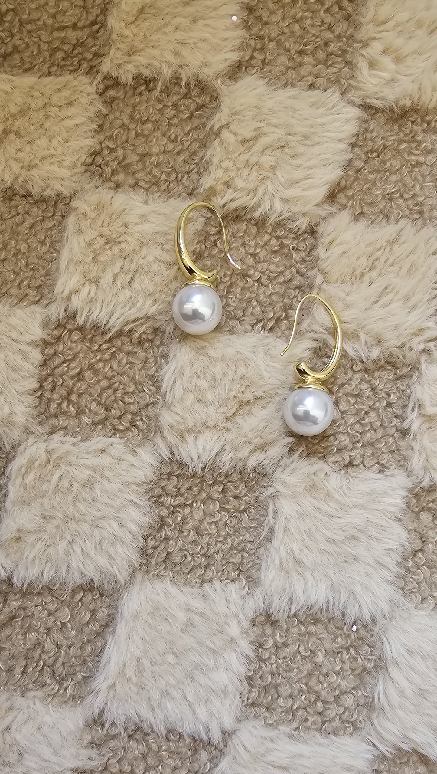 PERKY PEARL DROP EARRINGS