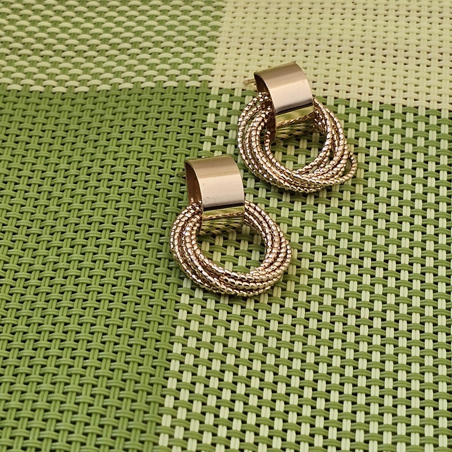 STATEMENT CHIC EARRINGS