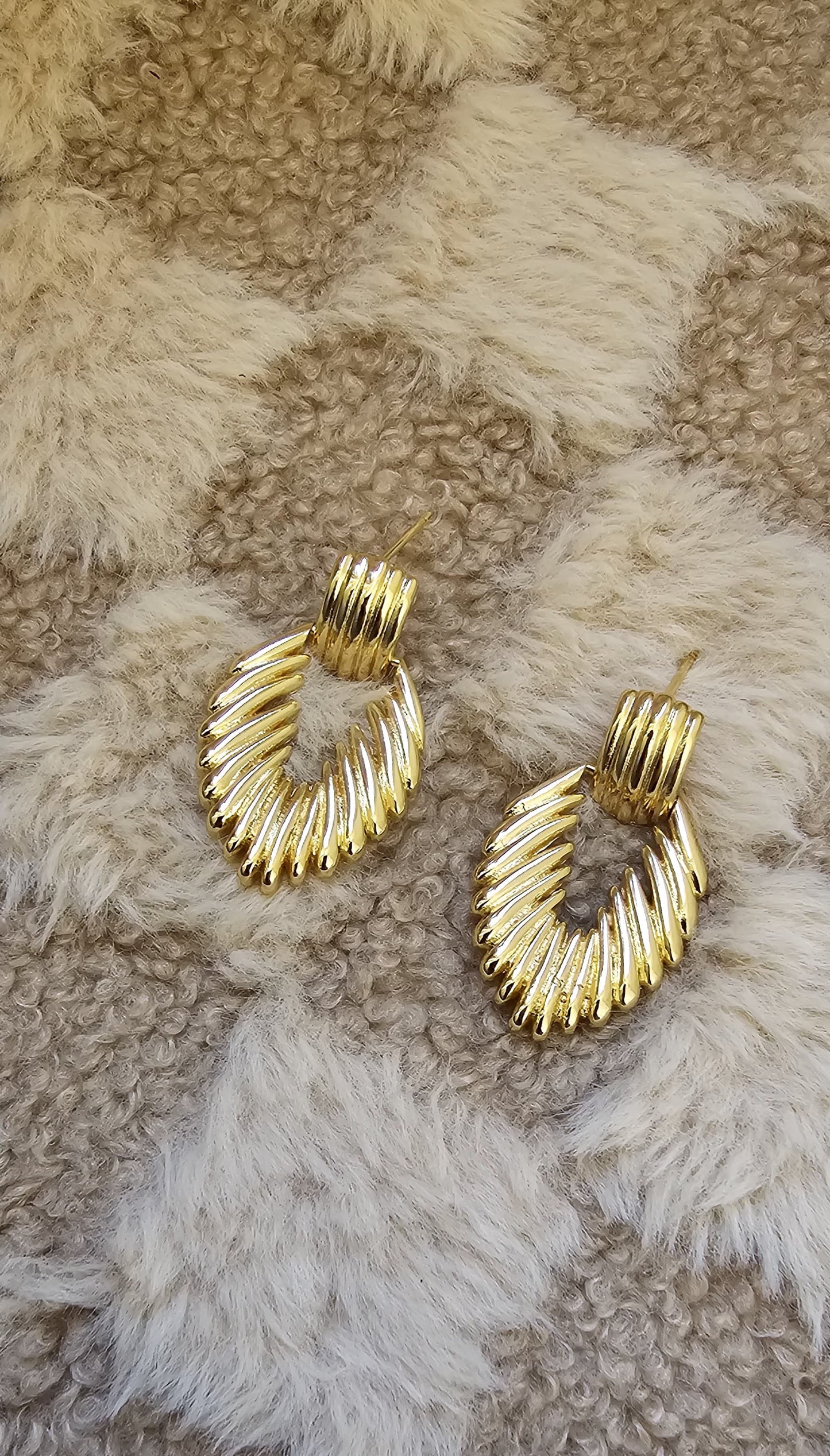 AURURA DROPS EARRINGS