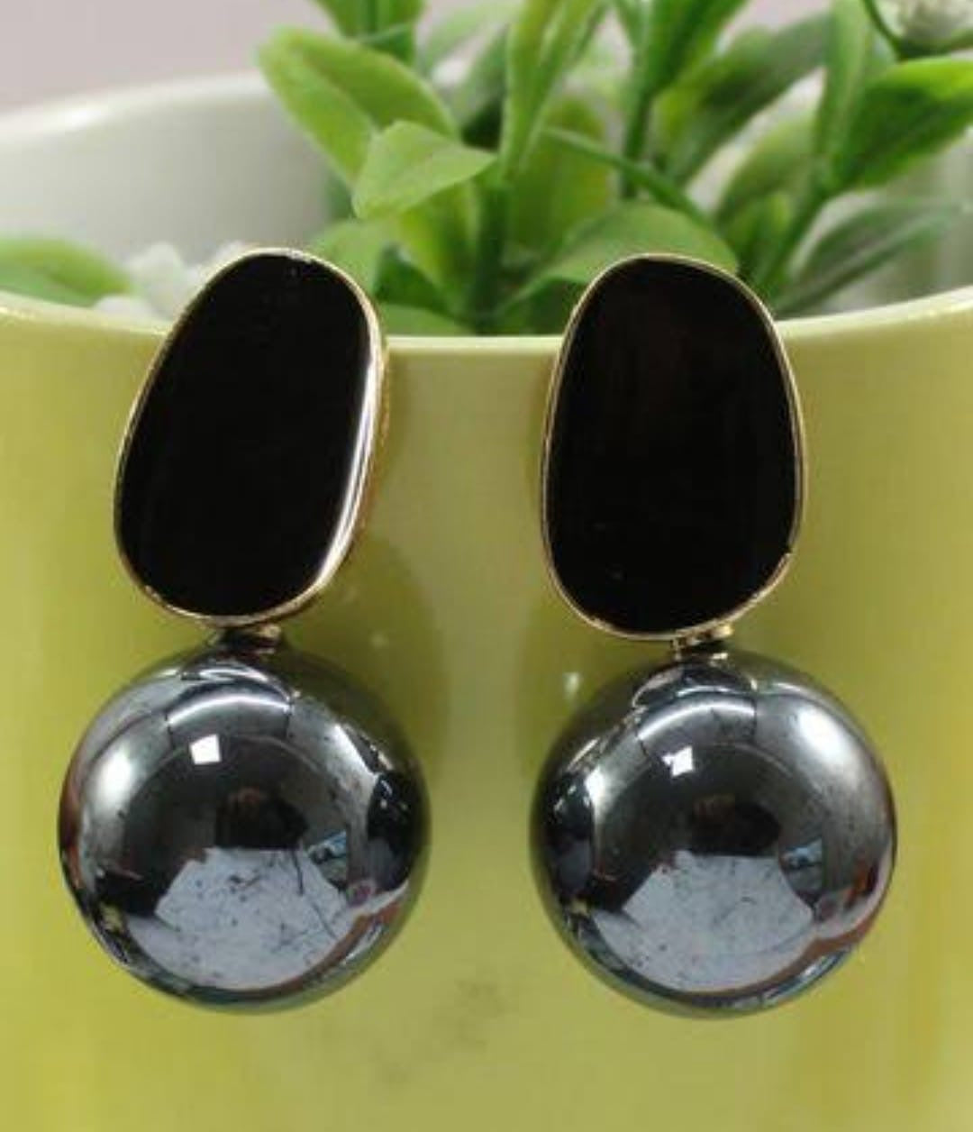 Black pearl drop earrings