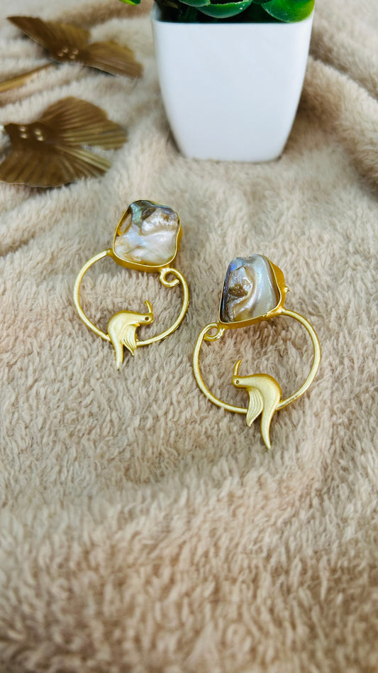 MOTHER PEARL STUD