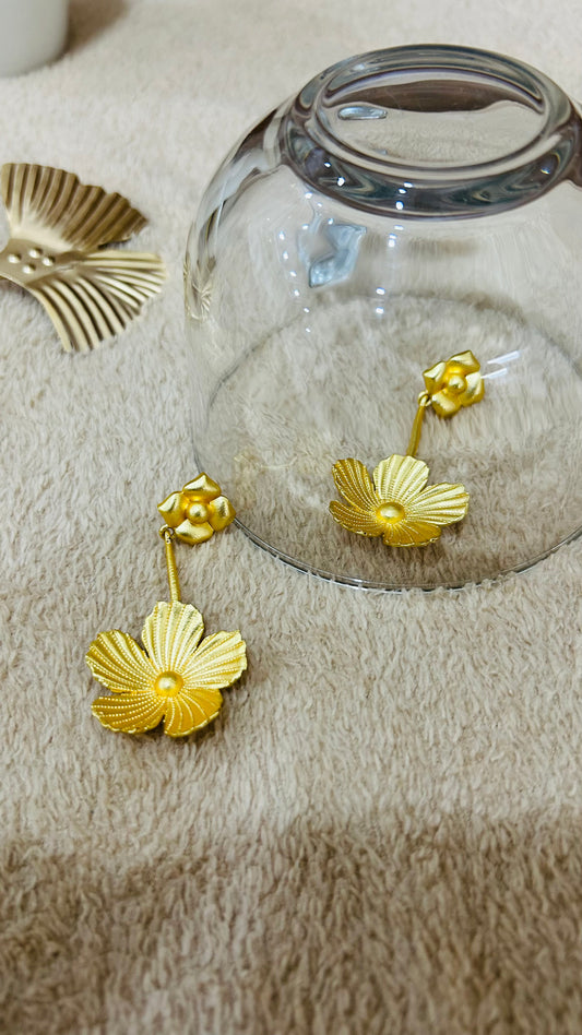NOOR DANGLER EARRINGS