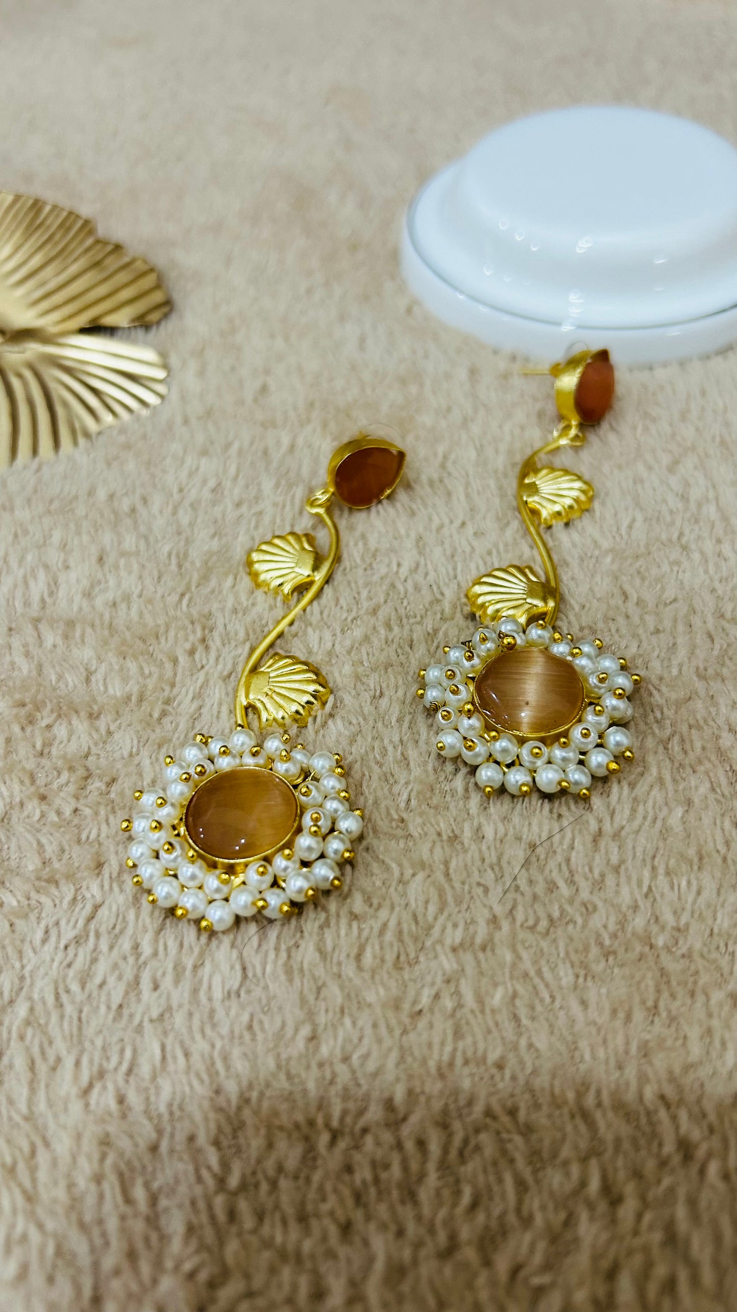 MOH YELLOW DANGLER