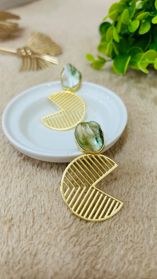 MOTHER PEARL STUD