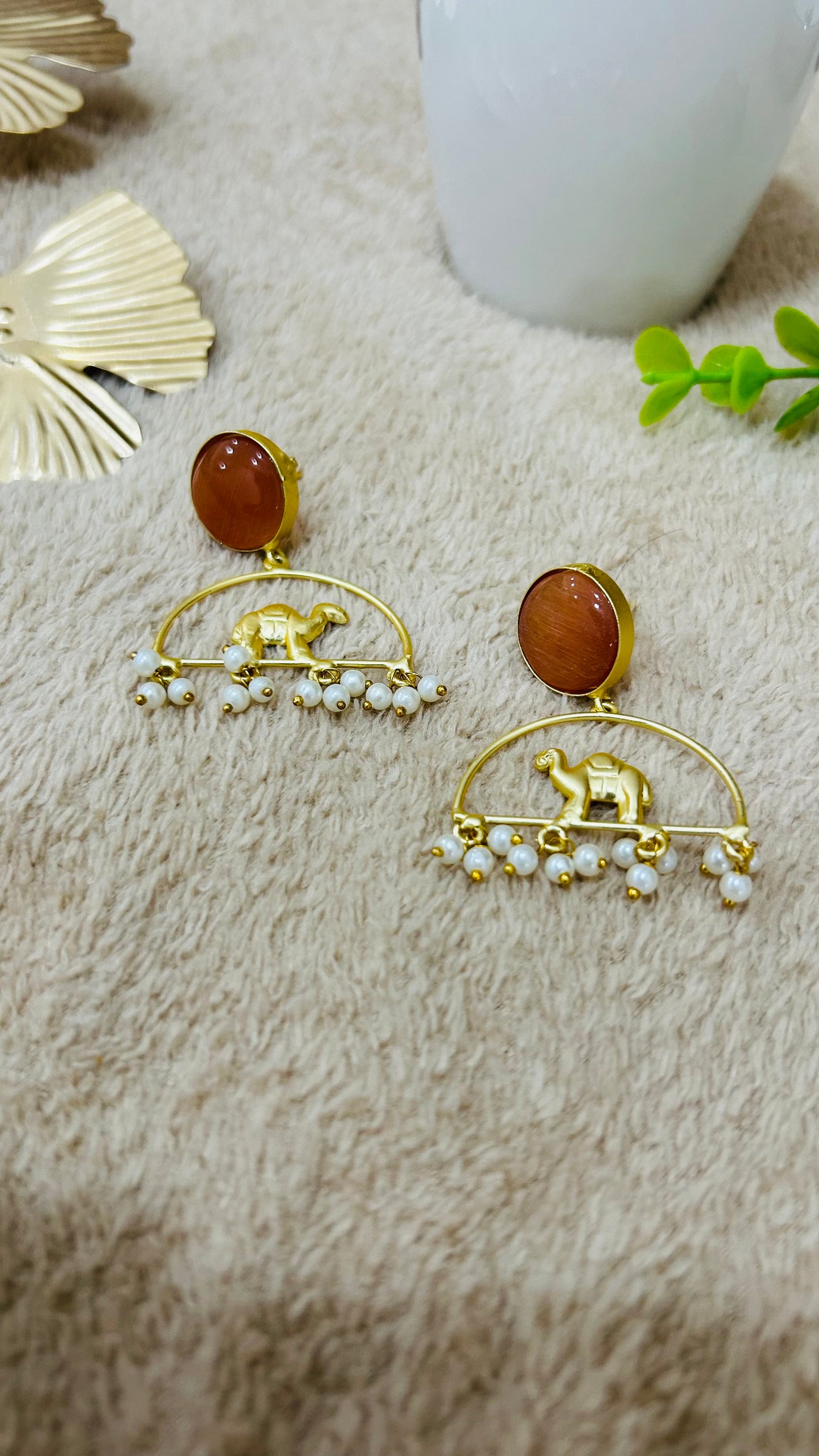 CAMLE DROP EARRINGS