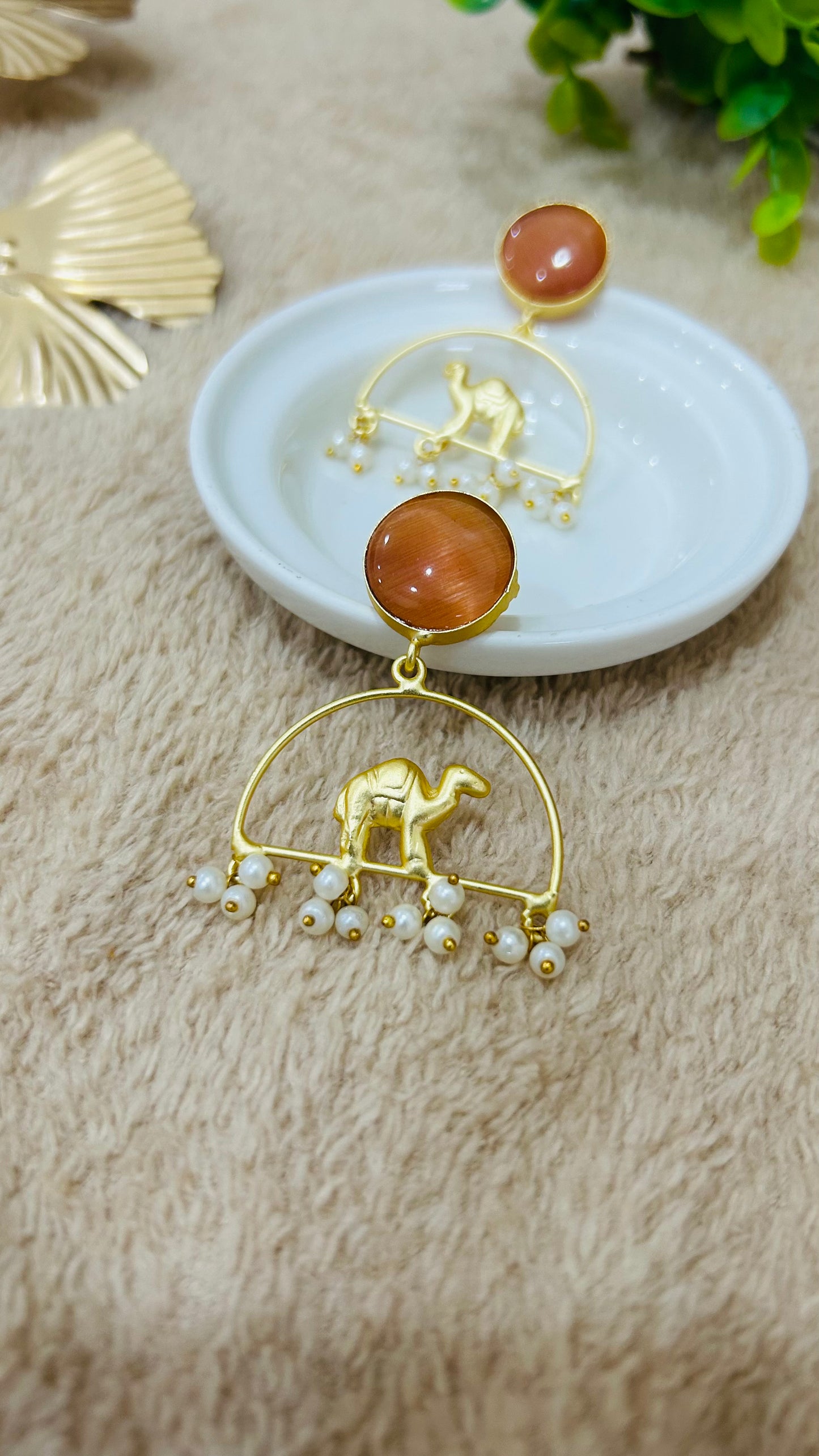 CAMLE DROP EARRINGS