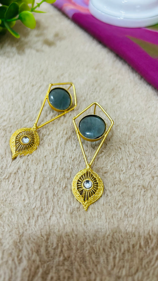 MEHAR STUD EARRINGS