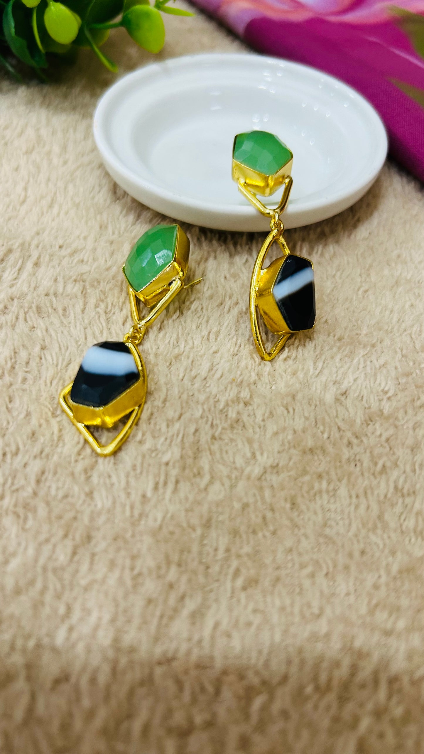 TIYA GREEN DANGLER