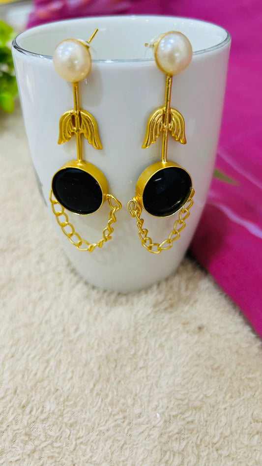 VIHA GOLDEN DROP EARRINGS