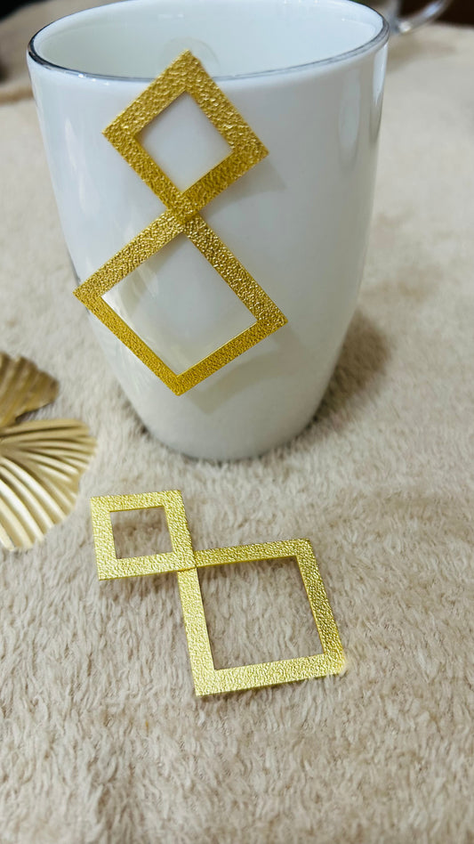 MAHIKA GOLDEN EARRINGS
