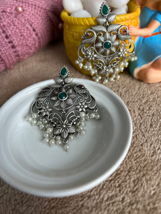 RAVEENA DANGLER EARRINGS