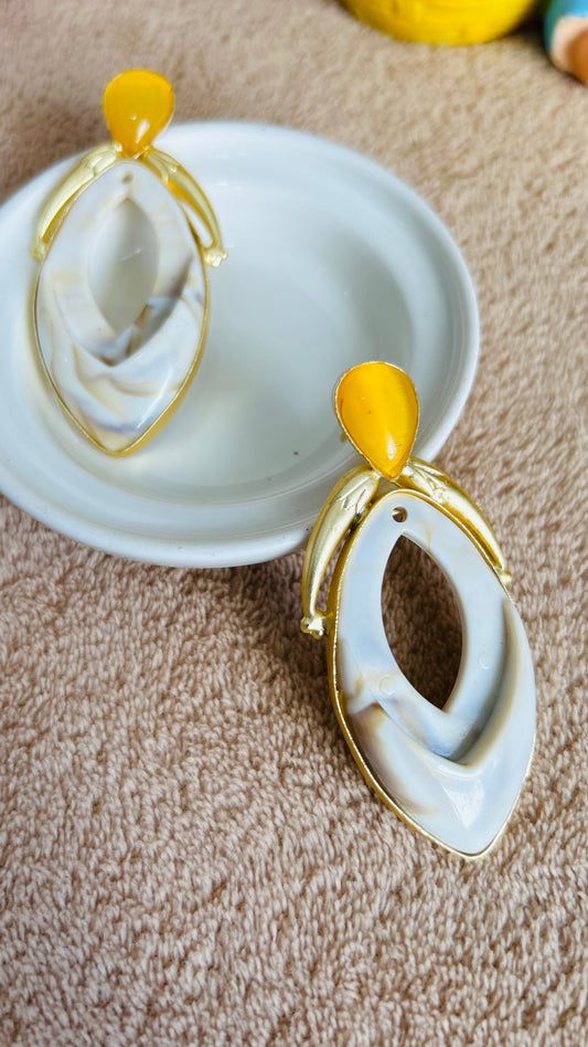 SHWET DROP EARRINGS