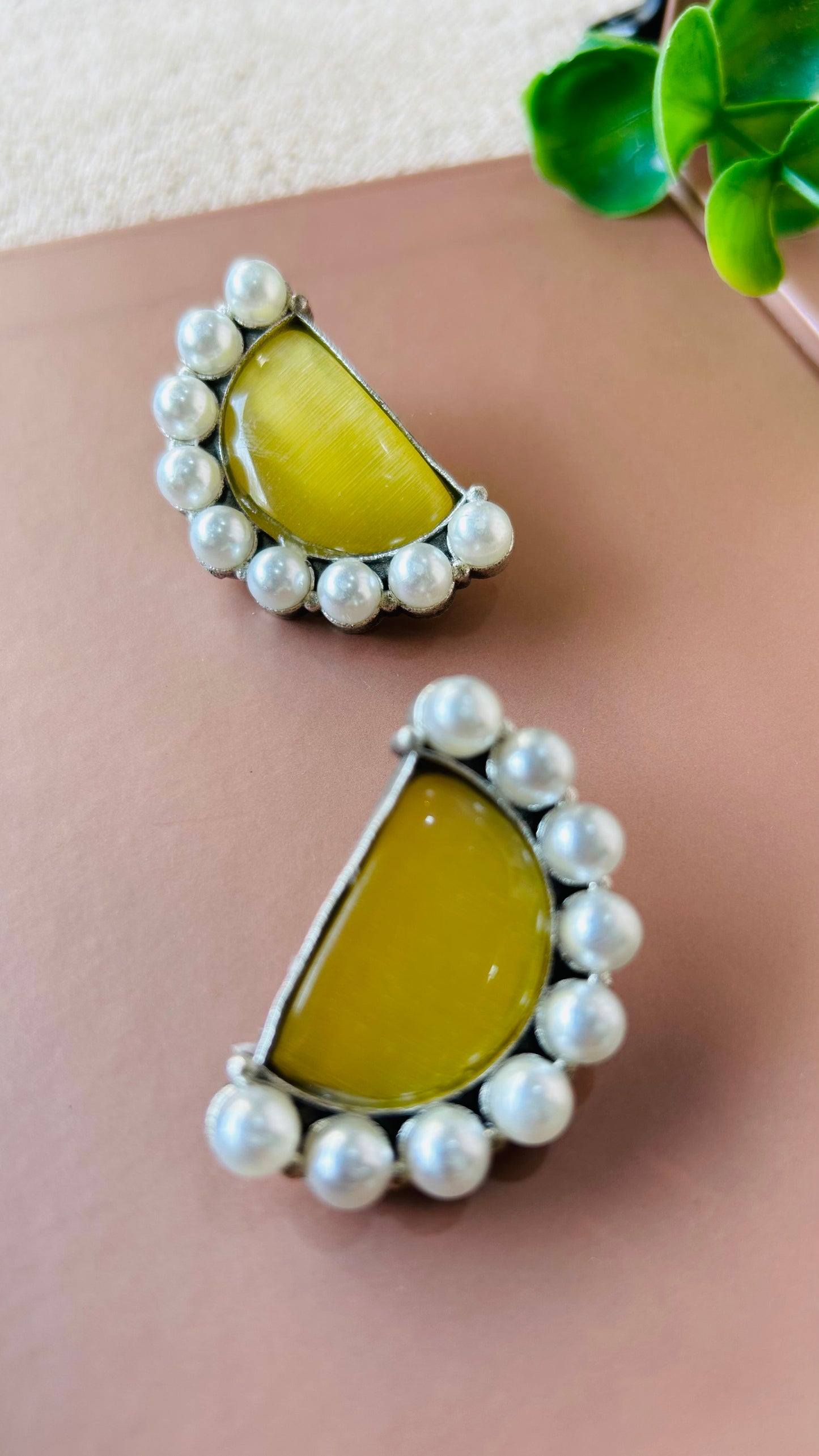 Zoya stud earrings