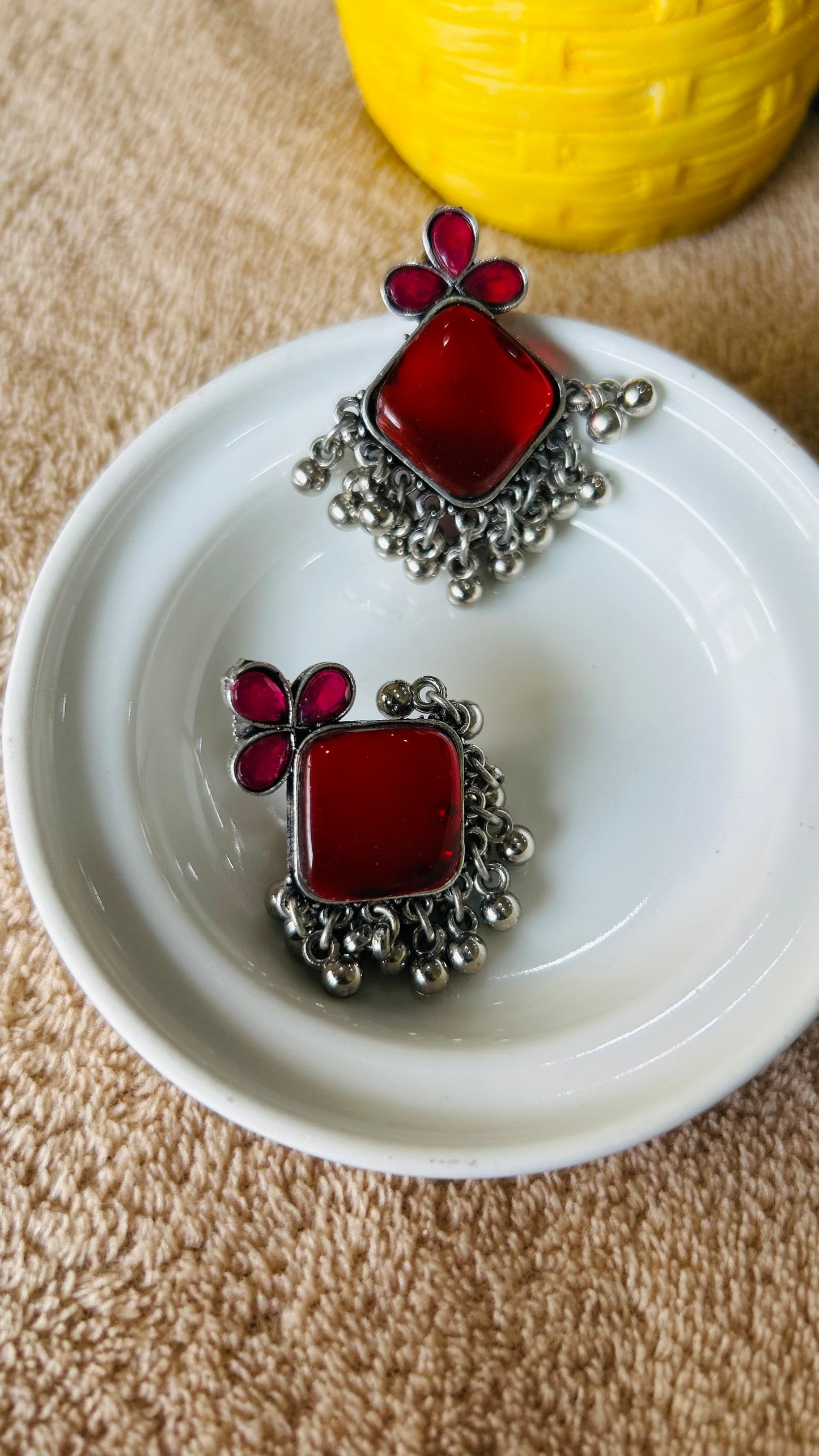 AMNA STUD EARRINGS