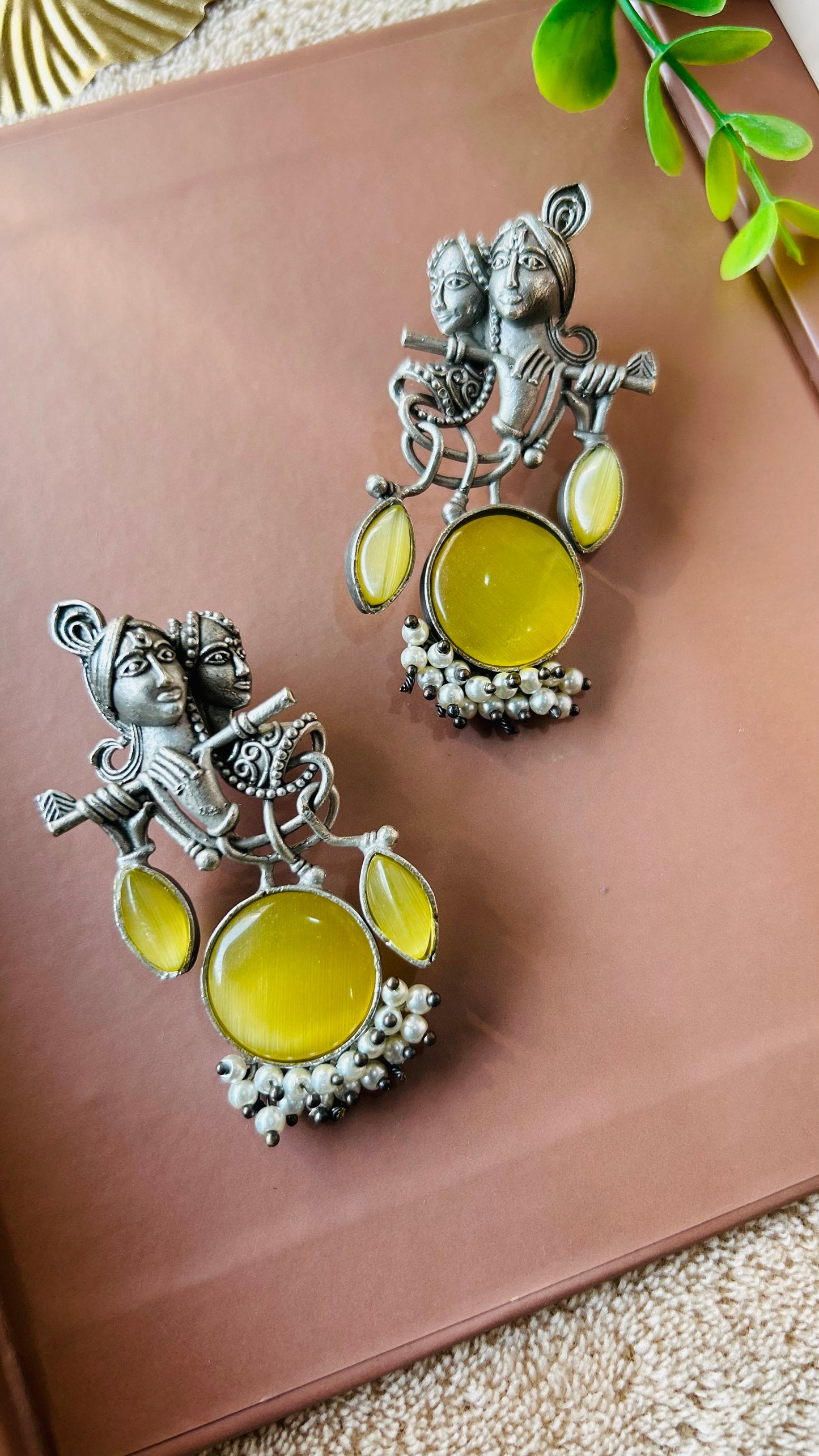 Kahna stud earrings