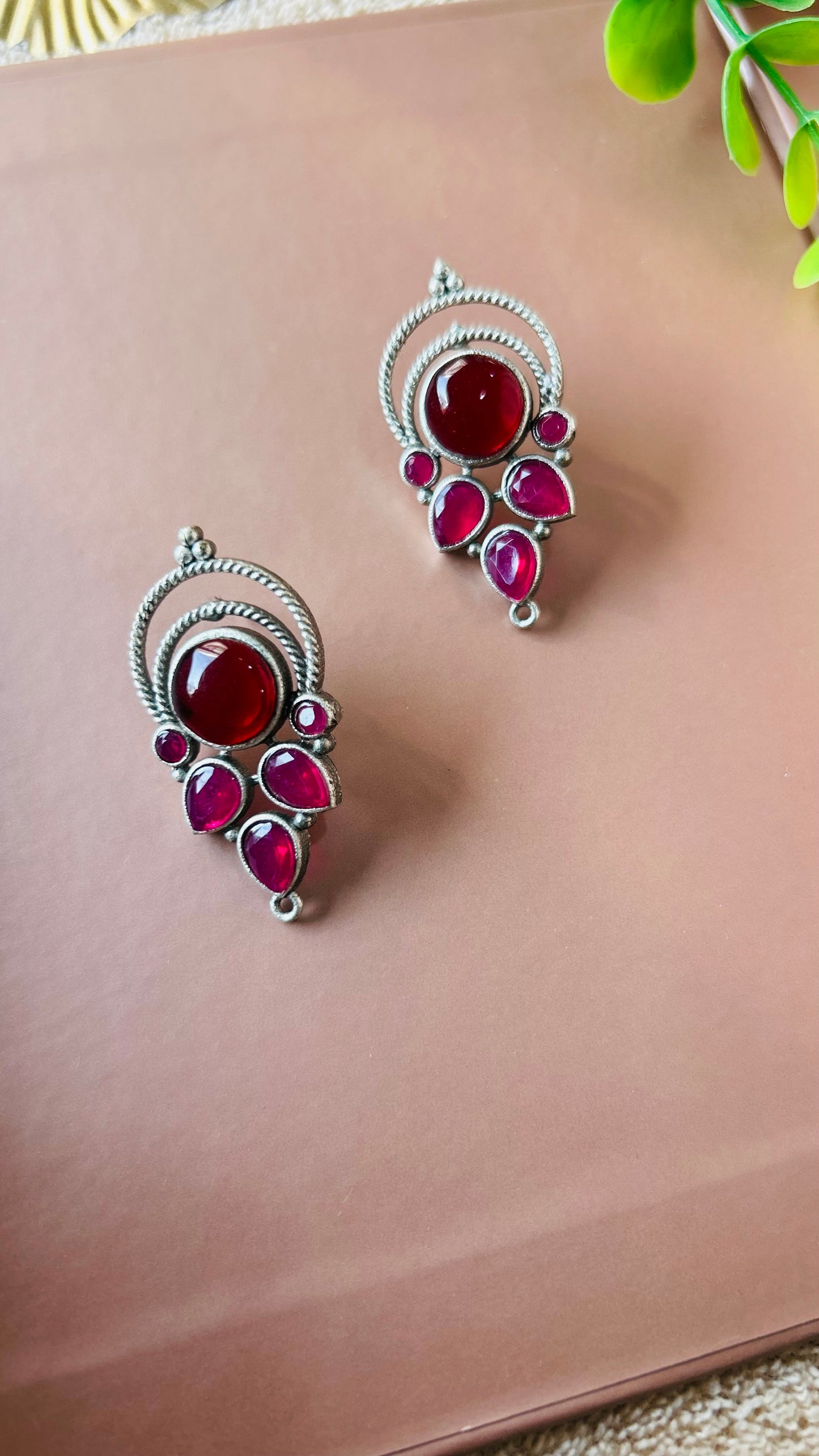 Nayra stud earrings