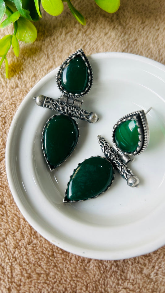 NAVYA DANGLER EARRINGS