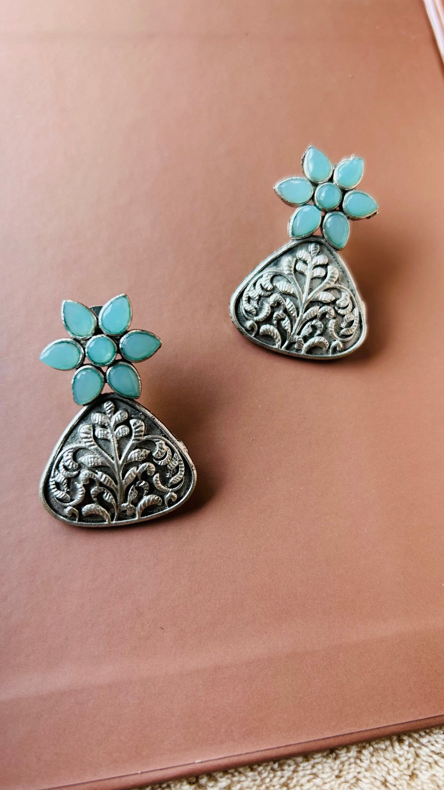 KYARA STUD EARRINGS
