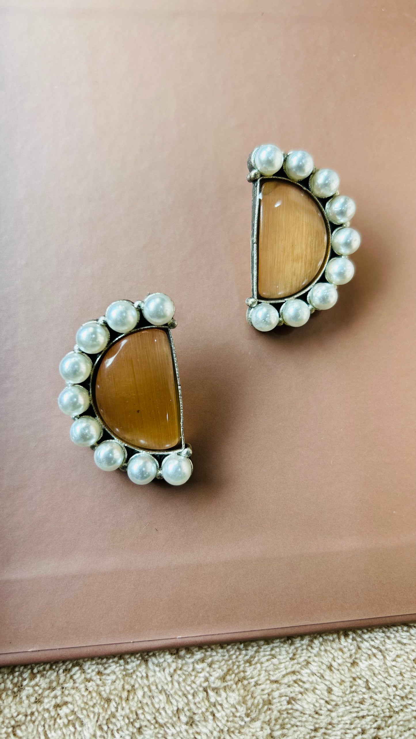 TIRA STUD EARRINGS