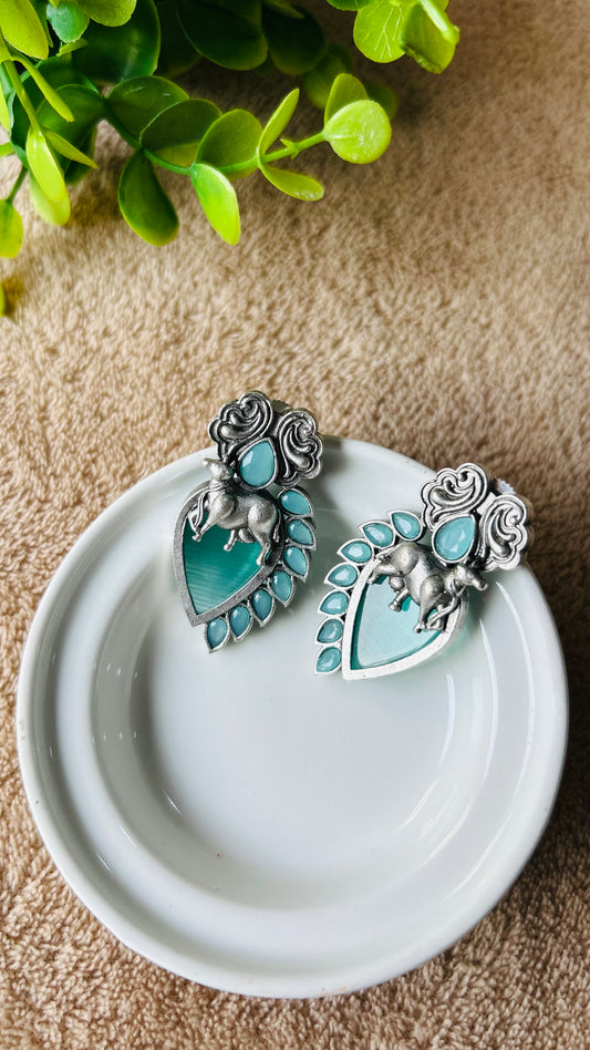 AVEE STUD EARRINGS