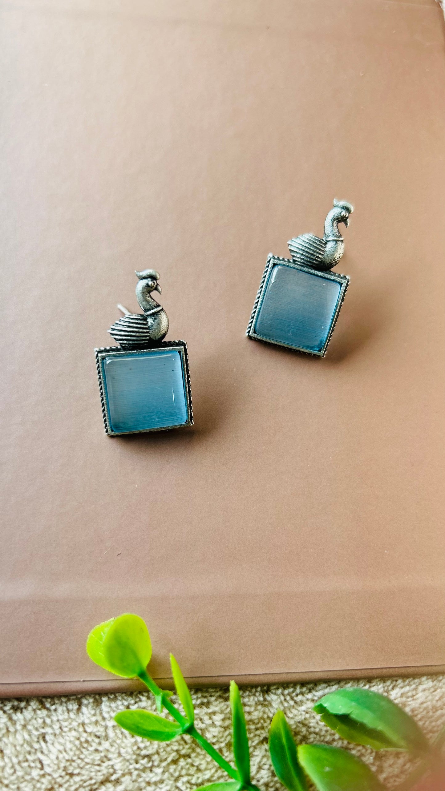 MANANYA STUD EARRINGS