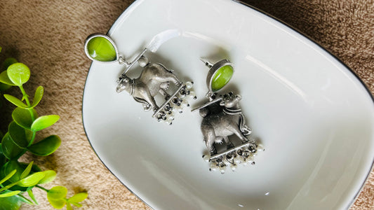 ARUNYA DANGLER EARRINGS
