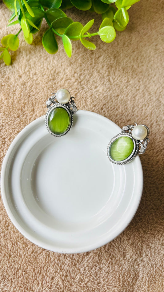 SHRUTI STUD EARRINGS