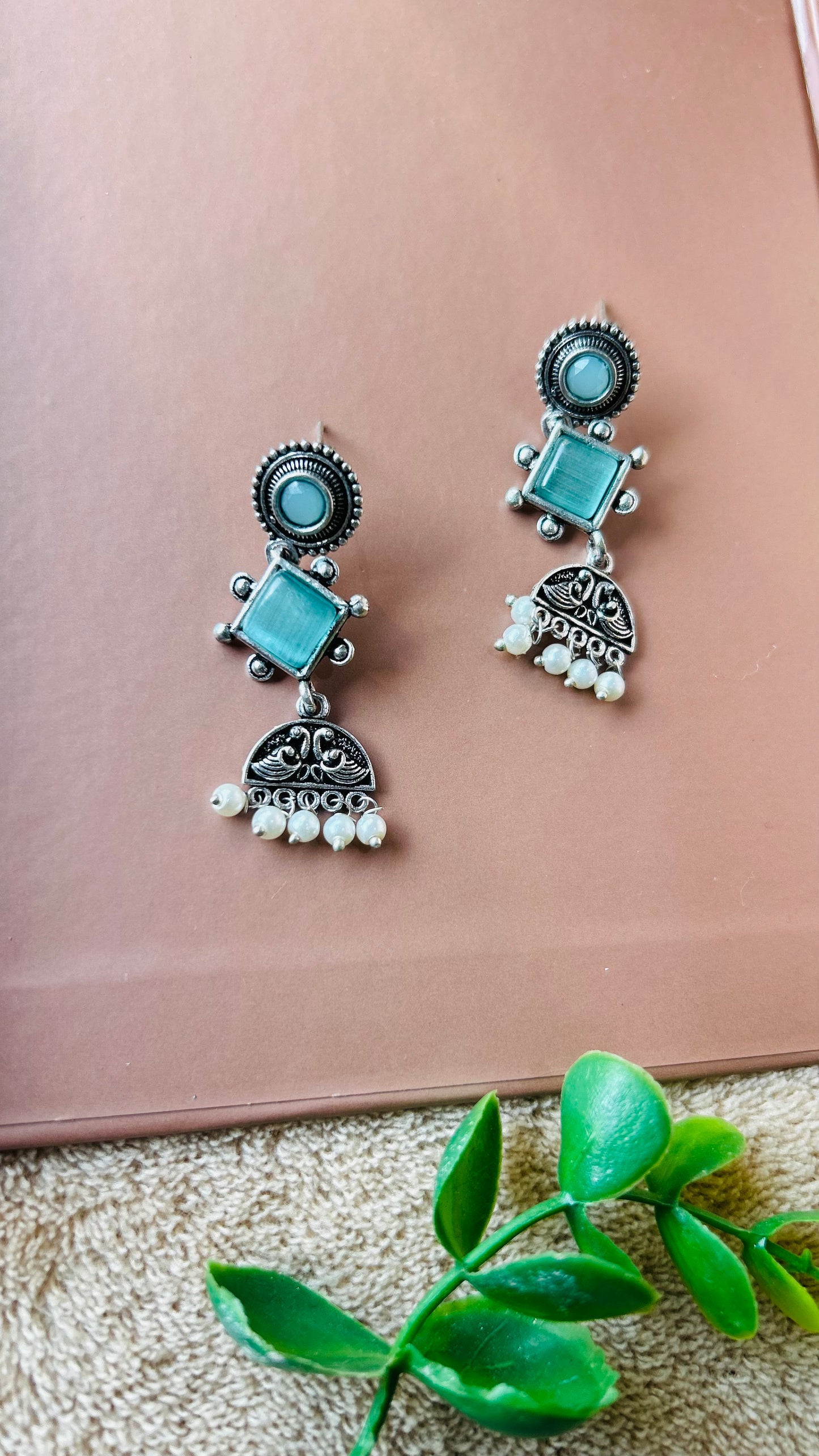 SUMANA DANGLER EARRINGS