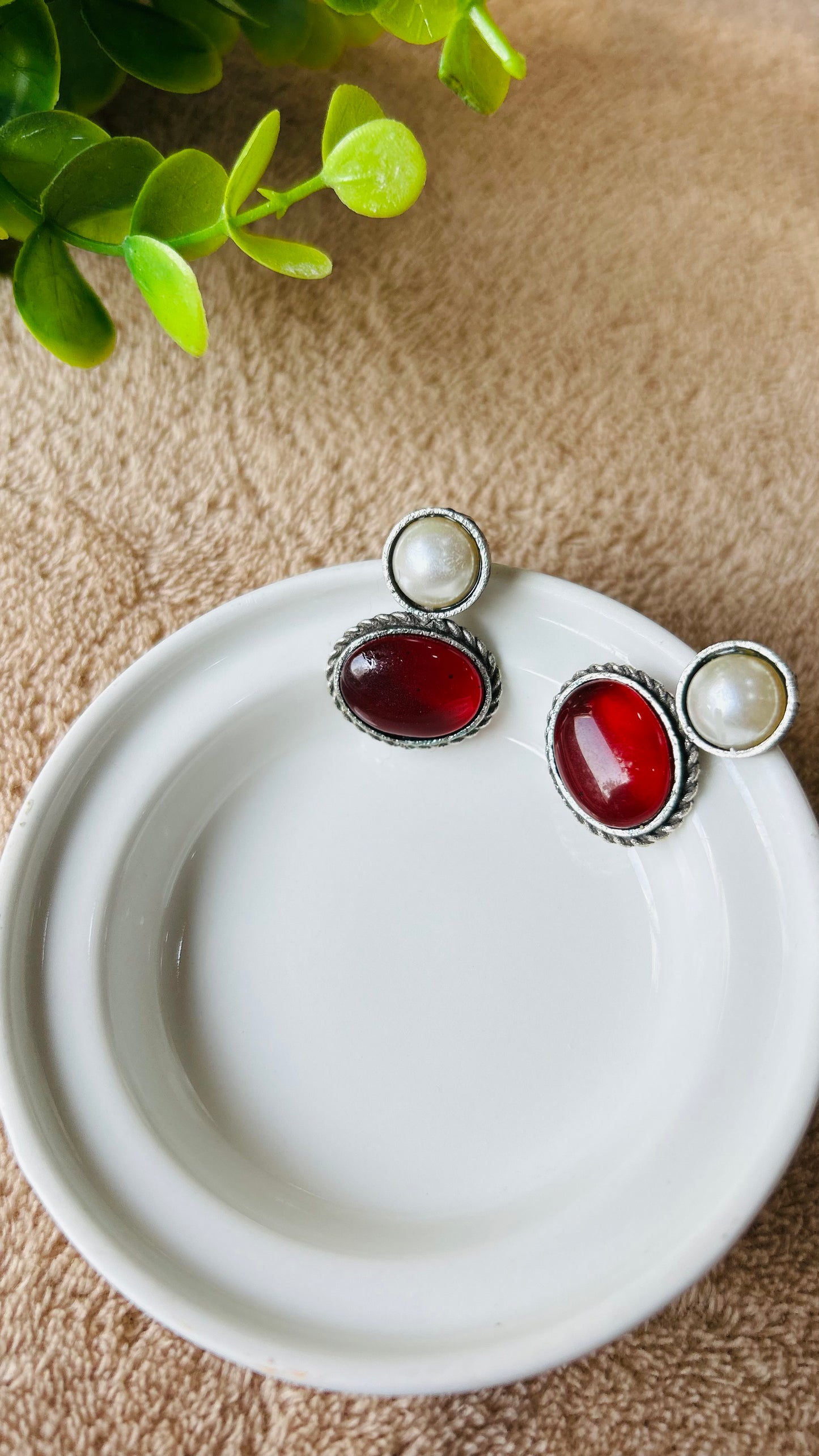 ISHARA STUD EARRINGS