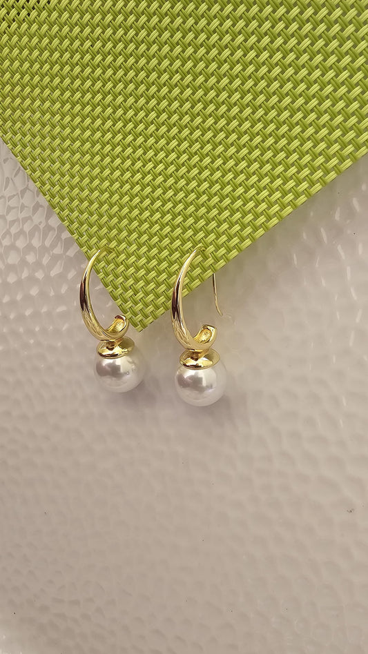 PERKY PEARL DROP EARRINGS