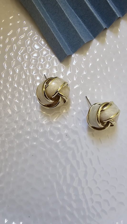 WESTERN KNOT STUD EARRINGS