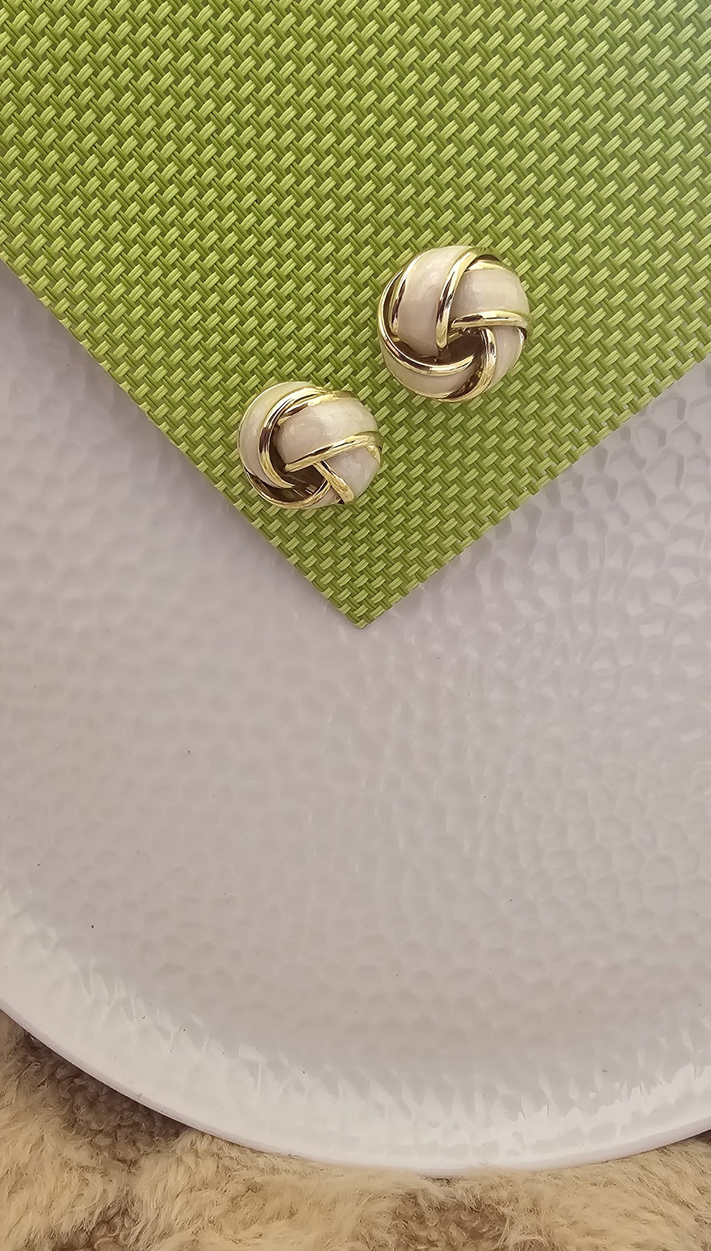 WESTERN KNOT STUD EARRINGS